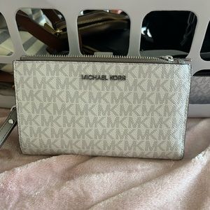 Michael Kors Wristlet